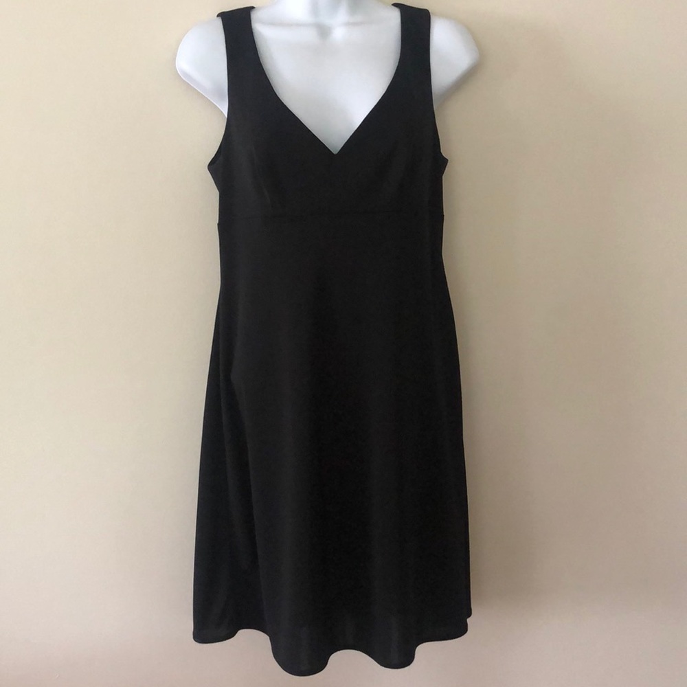 BCBG MAXAZRIA Dress Little Black Flattering Made in USA 8-10 PERFECT COND